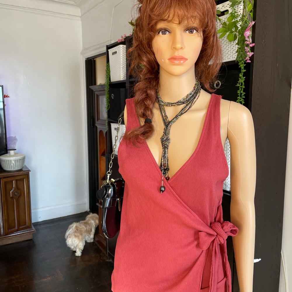 Red wrap shirt 🌶 - Picture 2 of 3